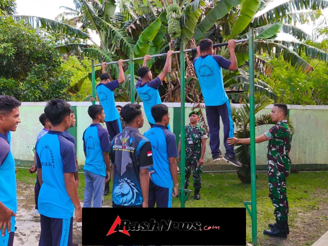 Tingkatkan Kesiapan Fisik, Sertu Hendriadi Latih Siswa SMA Negeri 1 Waikabubak