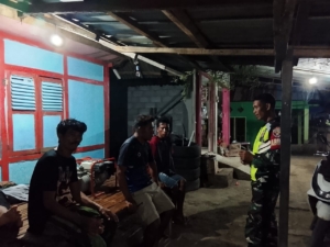 Pemuda Diajak Babinsa Bolo Hindari Perilaku Merugikan dan Jaga Kondusifitas Malam Hari