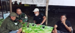 Patroli Malam Koramil 1628-02/Sekongkang Perkuat Keamanan Wilayah Binaan
