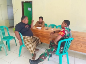 Perkuat Kemanunggalan, Babinsa Desa Mantar Laksanakan Komsos dan Monitoring Wilayah
