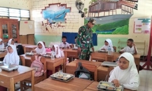 Program MBG di Seteluk Perkuat Peran Babinsa dalam Kesehatan Generasi Muda