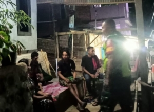 Babinsa Desa Baralau dan Waro Ajak Warga Dukung Program TMMD