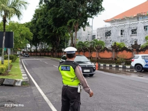 Ciptakan Kamseltibcarlantas Kondusif, Sat Lantas Bandara Ngurah Rai Optimalkan Pengaturan