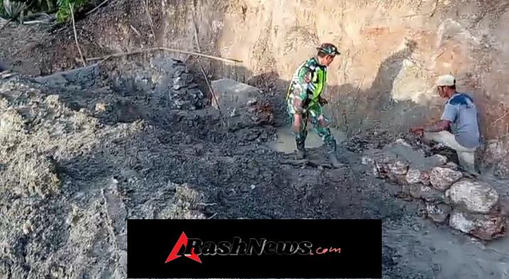 TNI Hadir di Tengah Pembangunan, Babinsa Ba’a Monitoring Proyek KDKMP