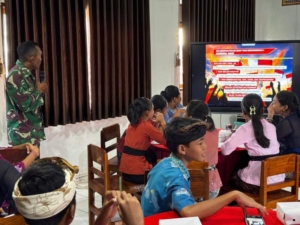 Lettu CKM Komang Agus Ardiawan Bekali Siswa Mendoyo Wawasan Kebangsaan di Sela TMMD 127
