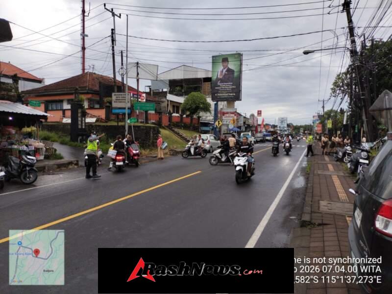 Polsek Selemadeg Gelar Strong Point di Pasar Bajera, Amankan Mobilitas Pagi