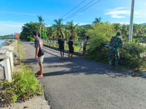 Peduli Lingkungan, Gotong Royong Digelar di Pantai Labuhan Kertasari