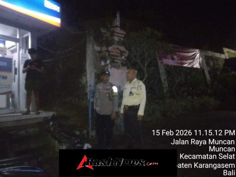 Polsek Selat Laksanakan Blue Light Patrol untuk Tingkatkan Keamanan Wilayah