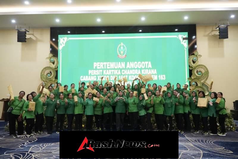 Momen Keakraban Ny. Vira Gafur Thalib dengan Ratusan Anggota Persit Dim 1617/Jembrana