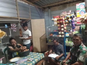 Koptu Sufyan Laksanakan Patroli Malam, Koramil 1628-02/Sekongkang Jaga Stabilitas Kamtibmas