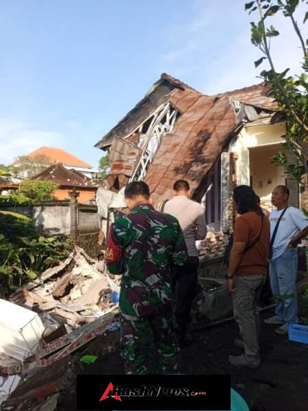Babinsa 1623-01/Karangasem Lakukan Pengecekan Bencana Senderan Amblas di Lingkungan Galiran Kaler