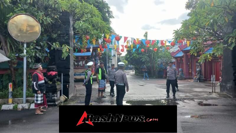 Personel Polsek Kuta Selatan Amankan Perayaan Imlek 2026 di Klenteng Chao Eng Bio
