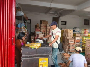 UNIT INTELKAM POLRES BANGLI MONITORING HARGA DAN KETERSEDIAAN SEMBAKO, PASTIKAN STABILITAS PASAR KAYUAMBUA TETAP TERJAGA