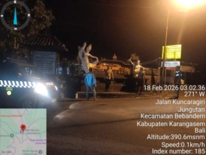 Jaga Kamtibmas Saat Dini Hari, Polsek Bebandem Gelar Blue Light Patrol di Wilayah Jungutan