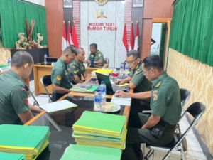 Kasdim 1601/Sumba Timur Sambudi Terima Tim Wasrik Itdam IX/Udayana di Makodim Waingapu