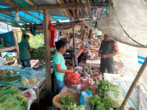 Babinsa Koramil 03/Katikutana Laksanakan Patroli Keamanan Pasar
