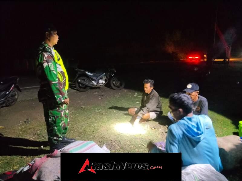 Babinsa Koramil 1608-05/Donggo Laksanakan Patroli Siskamling di Empat Desa