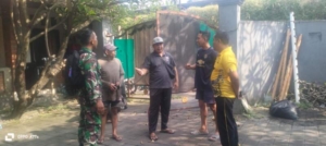 Tingkatkan Kesadaran Warga, Babinsa Koramil 1611-07/Denpasar Barat Sosialisasikan Pilah Sampah dari Rumah