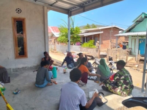 Babinsa Koramil 1628-05/Jereweh Patroli dan Komsos di Desa Goa, Jaga Kondusifitas Wilayah