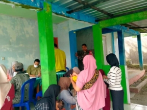 Babinsa Koramil 1628-05/Jereweh Dampingi Kegiatan Posyandu di Desa Dasan Anyar