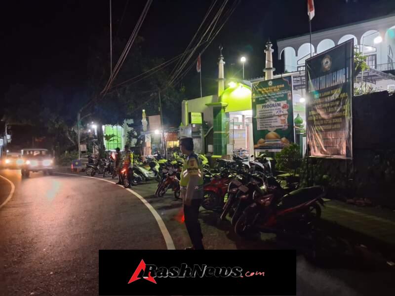 Polsek Selemadeg Amankan Ibadah Tarawih, Pastikan Umat Beribadah dengan Khusyuk