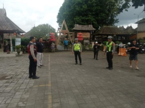 Pantau Kunjungan Wisatawan, Pawas Polsek Bangli Sambangi Desa Wisata Penglipuran
