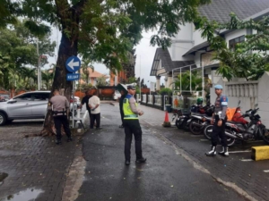 Pengamanan Ibadah Minggu, Polres Bandara Ngurah Rai Pastikan Jemaat Beribadah Nyaman di Gereja Ekklesia