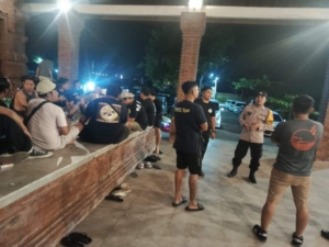 Jaga Toleransi dan Keamanan Jelang Nyepi dan Ramadhan, Bhabinkamtibmas Kesiman Petilan bersama Linmas Gelar Patroli