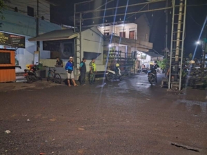 “Sinergi Aparat dan Remaja, Babinsa Turun Langsung Amankan Saur Keliling di Buleleng”