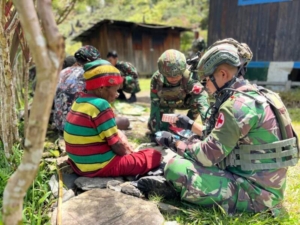 Free Medical Care Satgas Yonif 743/PSY, Langkah Nyata Jaga Sehat Masyarakat Pedalaman Papua