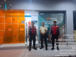 Patroli Dini Hari, Sat Samapta Polres Gianyar Sambangi Bank dan ATM di Kota Gianyar