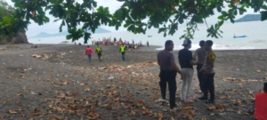 Wujud Kepedulian, Babinsa Koramil 1602-01/Ende Terlibat Aktif dalam Operasi Pencarian Korban Tenggelam
