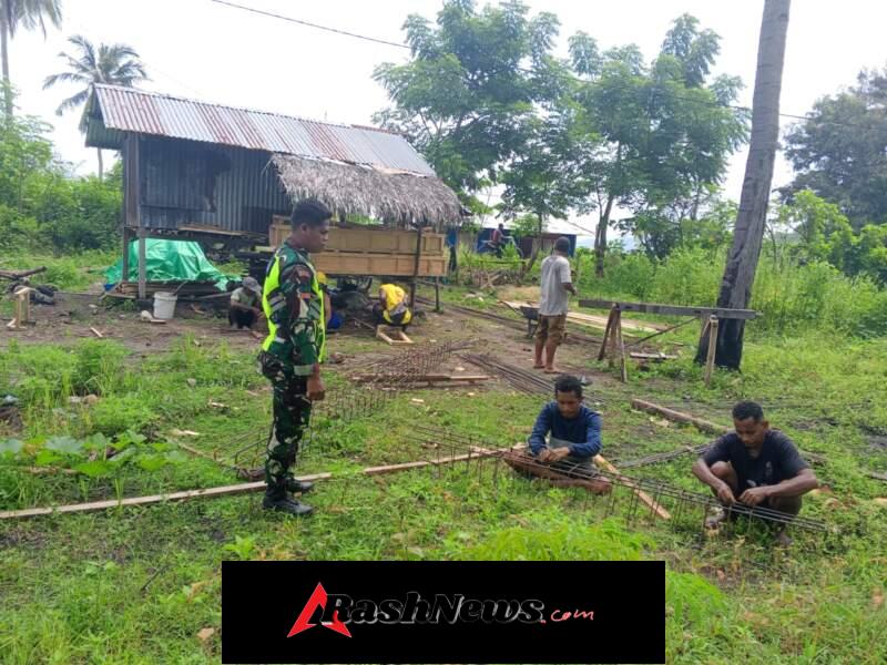 Babinsa Koramil Maurole Tegaskan Pentingnya Keamanan dan Keselamatan dalam Pembangunan KDKMP