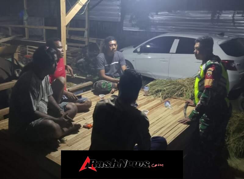 Babinsa Koramil 1608-07/Monta Gelar Patroli Siskamling Jaga Keamanan Desa