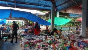 Pasar Lindi Terpantau Aman, Babinsa Intensifkan Patroli Wilayah
