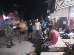 Koramil Woha Gelar Apel Pengecekan Personil Patroli Siskamling