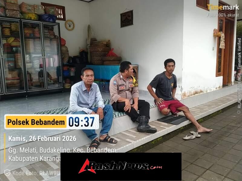 Sambangi Warga Budakeling, Bhabinkamtibmas Polsek Bebandem Sampaikan Pesan Kamtibmas Dan Waspada Cuaca Ekstrem