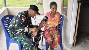 Satgas Yonarmed 12 Kostrad Ringankan Beban Warga Lewat Layanan Kesehatan Gratis