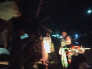 BABINSA KORAMIL 1614-03/HU’U PIMPIN LANGSUNG PATROLI RONDA MALAM DI DESA HU’U