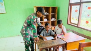 Kepedulian Yonarmed 12 Kostrad Wujud Nyata melalui Pengajaran di SD Inpres Lookeu