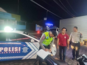 Respon Cepat Layanan 110, Polres Klungkung Tindak Lanjuti Laporan Kecelakaan di Takmung