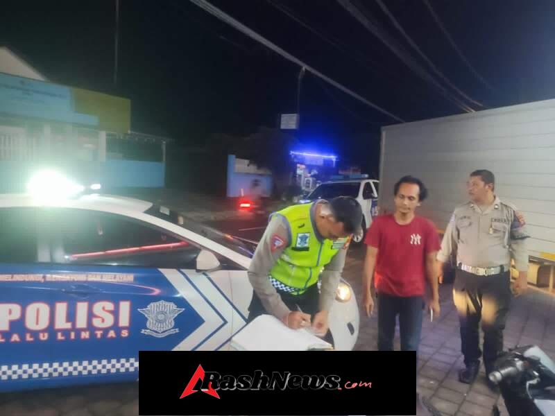 Respon Cepat Layanan 110, Polres Klungkung Tindak Lanjuti Laporan Kecelakaan di Takmung