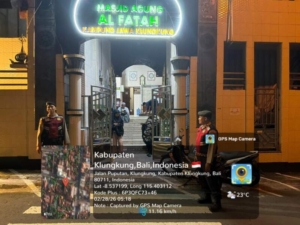 Patroli Sahur, Sat Samapta Polres Klungkung Amankan Masjid Agung Al Fatah