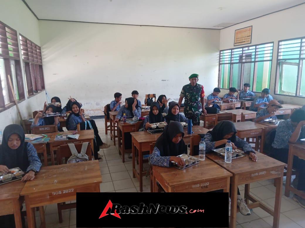 Makan Bergizi Gratis di Kuang, Babinsa TNI Aktif Kawal Asupan Gizi Anak