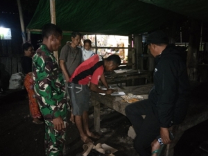 Babinsa Imbau Warga Tingkatkan Kewaspadaan Saat Patroli Malam
