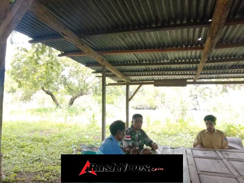 Jalin Hubungan Harmonis, Babinsa Wailawar Aktif Pantau Situasi Wilayah