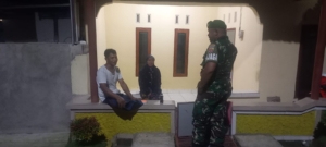 Koramil 1628-02/Sekongkang Hadir di Tengah Masyarakat Lewat Patroli Kamtibmas