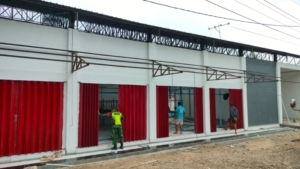 Babinsa Sertu Yulianus Samaleto Monitoring Ketat Pembangunan Koperasi Desa Merah Putih