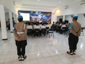 Kasi Propam Polres Karangasem AKP I Nyoman Surantika, S.H. Bersama 3 Anggota Laksanakan Pengecekan dan Pengawasan Personil Lat Pra Operasi Cipkon Agung 2026