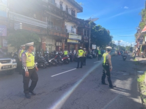 Sat Lantas Polres Karangasem Laksanakan Penjagaan di Pasar Timur Amlapura dalam rangka Ops Keselamatan Agung 2026